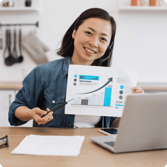 expert-pointing-graphs-remote-online-briefing 1